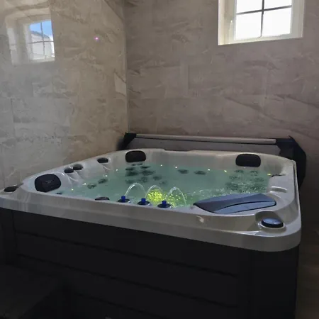 La Maison Des Bretzels Jacuzzi Prive Illimite Pfaffenhoffen